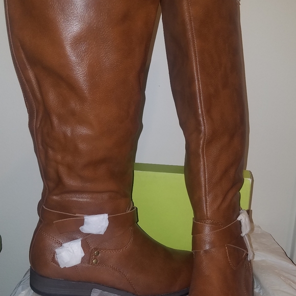 SOLD Brown Riding Boots SOLD - Picture 2 of 3